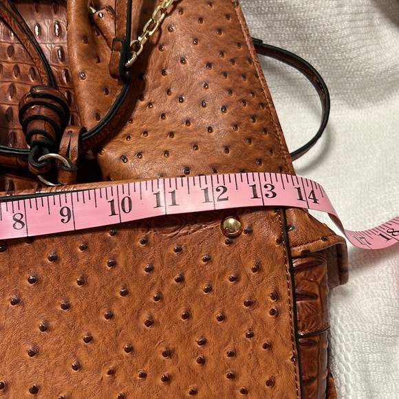 Gorgeous Faux Ostrich/Alligator Satchel - Picture 8 of 9